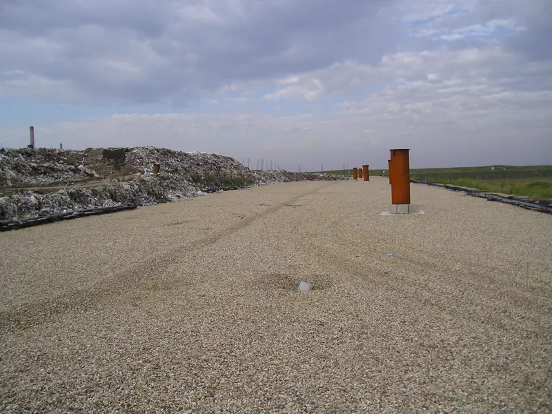 Arad (RO) landfill in 2004